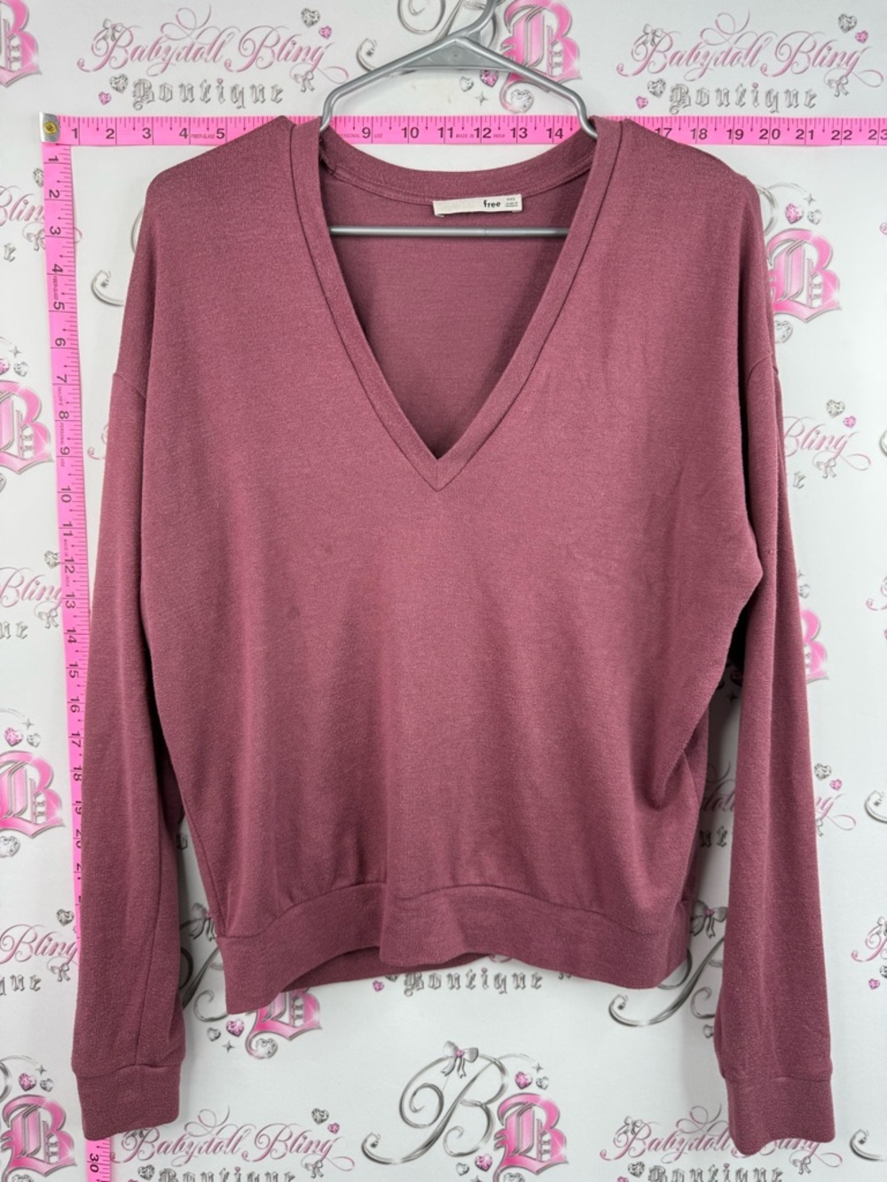 Wilfred free long sleeve stretchy, soft Dusty Rose V-Neck Pullover Sweater